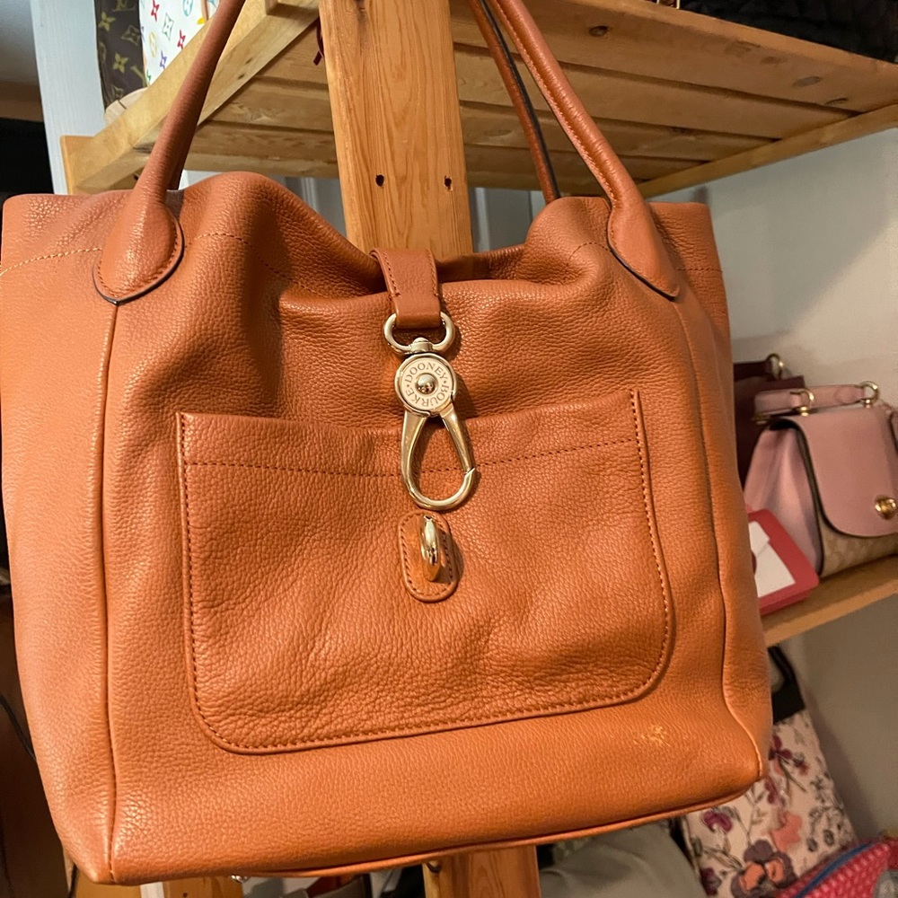 Handbags - Picture 2 of 11